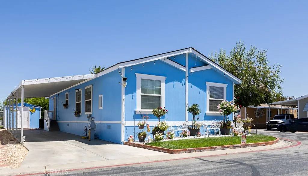 Canyon Country, CA 91351,27361 Sierra #97