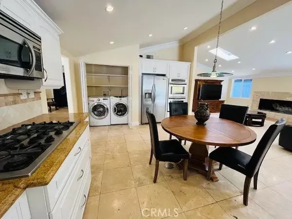 Tarzana, CA 91356,6201 Corbin Avenue