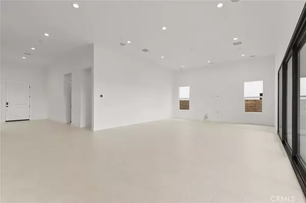 Valencia, CA 91354,30035 N Avenida Sierra Madre