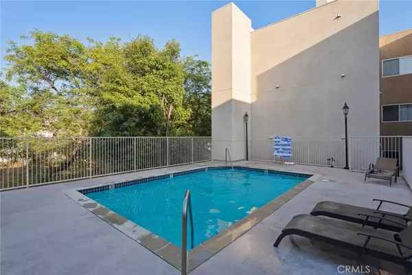 Northridge, CA 91325,9610 Zelzah Avenue #105
