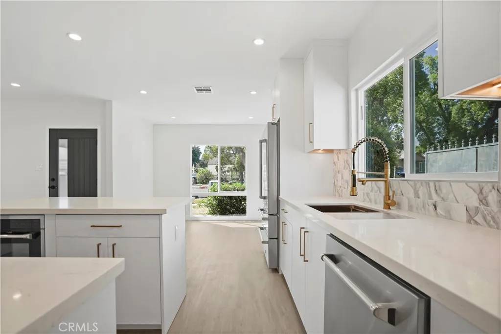 Glendale, CA 91201,1230 Spazier Avenue