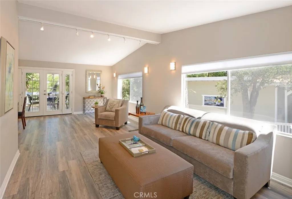 84 Sherwood Drive, Westlake Village, CA 91361