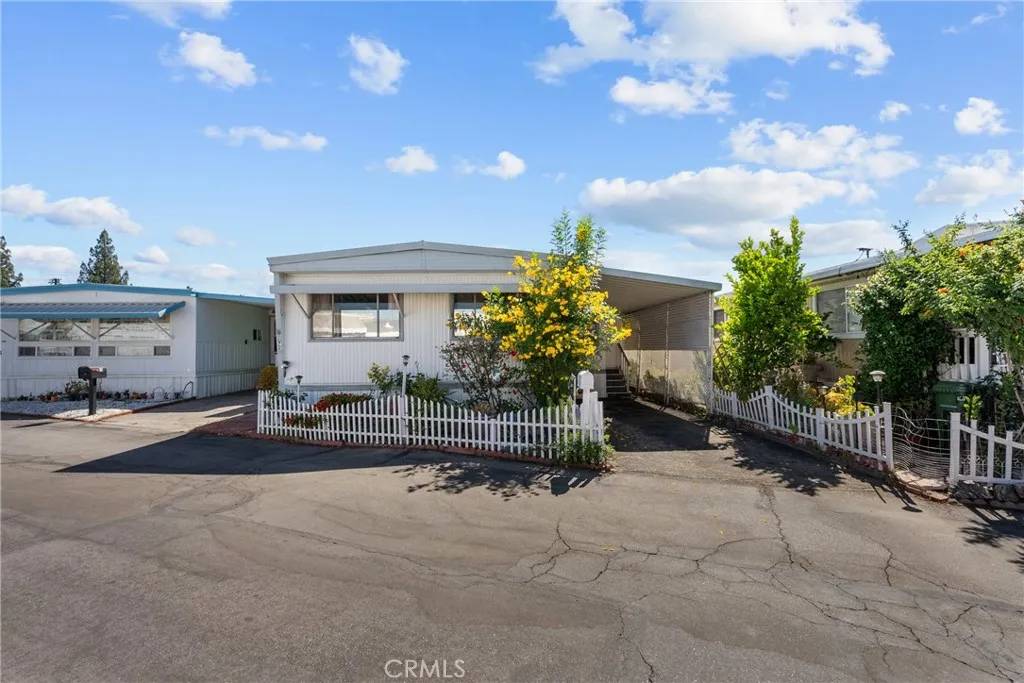 Chatsworth, CA 91311,21001 Plummer #72