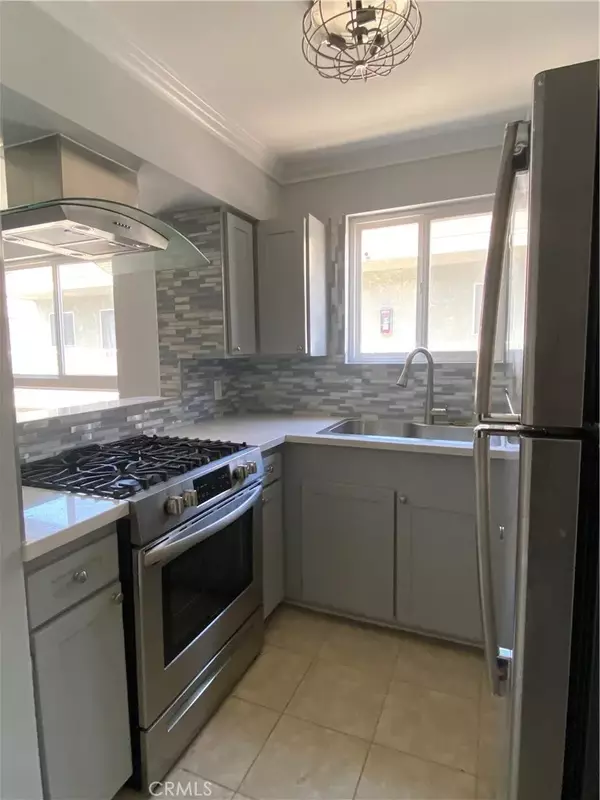 North Hollywood, CA 91602,10900 Blix Street #10