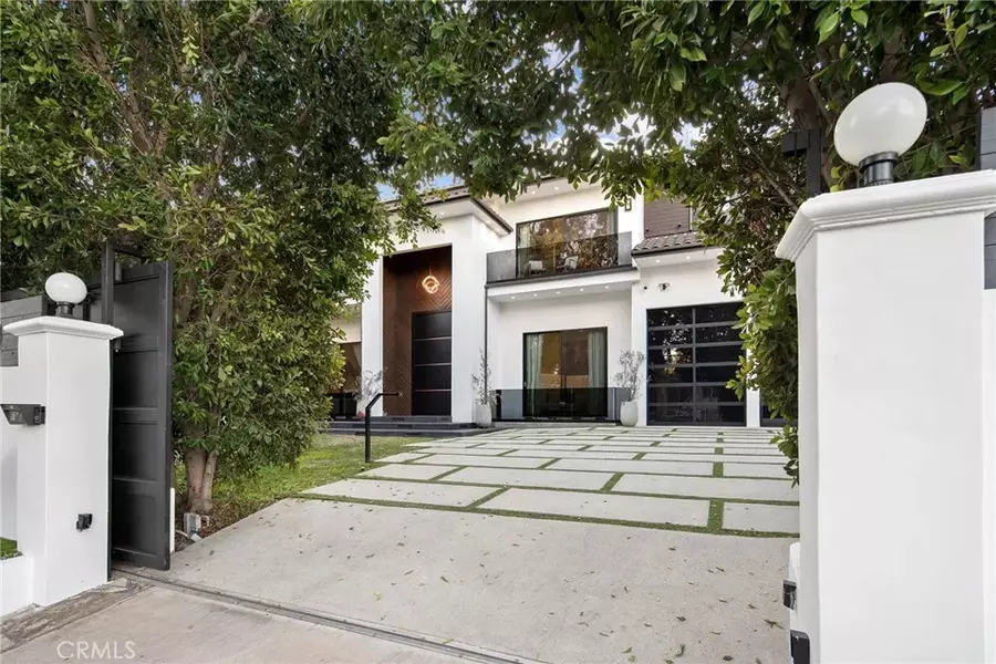 5535 Shirley Avenue, Tarzana, CA 91356