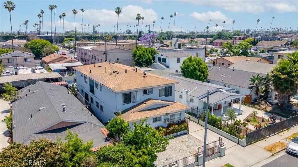 6606 Denver Avenue, Los Angeles, CA 90044