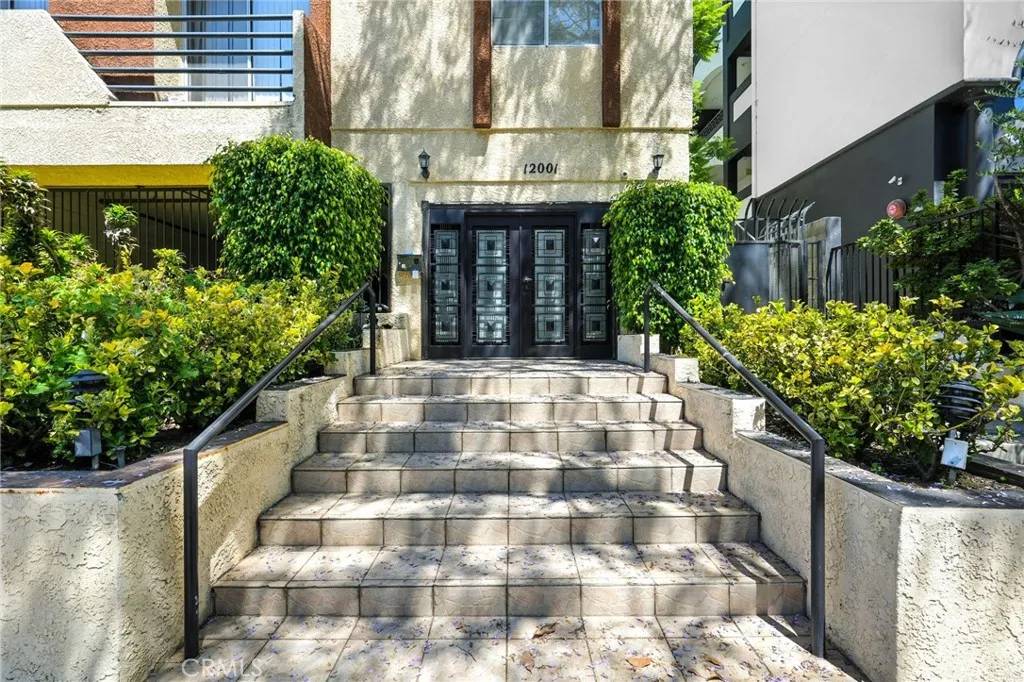 12001 Goshen Avenue #303, Los Angeles, CA 90049