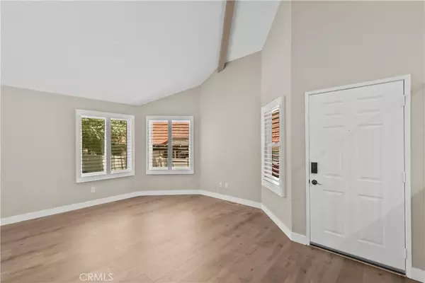 Newhall, CA 91321,26337 Rainbow Glen Drive #244