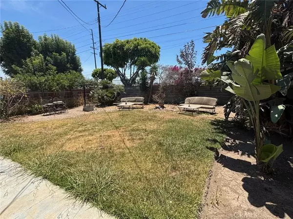 Compton, CA 90220,1418 W Magnolia Street