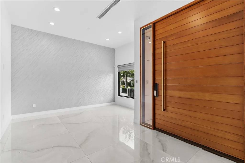 Valley Village, CA 91607,12815 Martha Street
