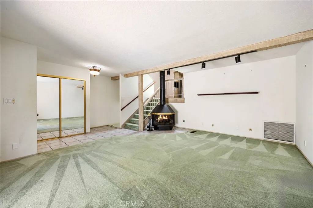 Woodland Hills, CA 91367,21535 Erwin Street #117