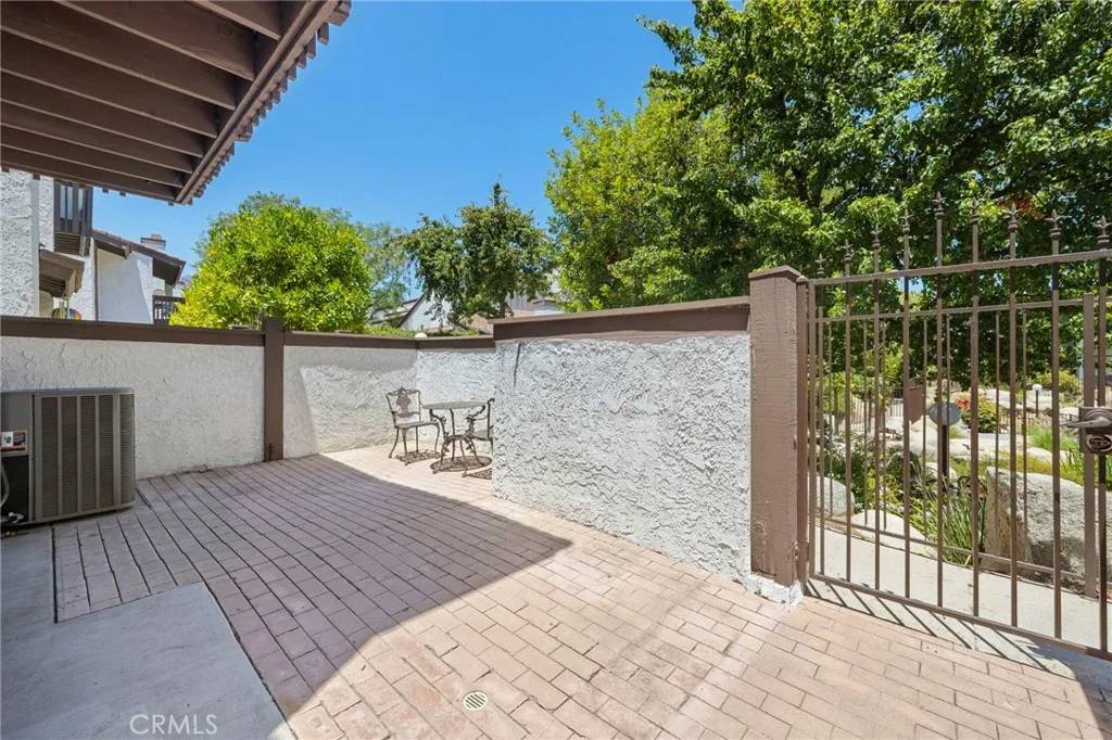 Woodland Hills, CA 91367,21535 Erwin Street #117