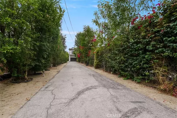 Van Nuys, CA 91406,6648 Gaviota Avenue