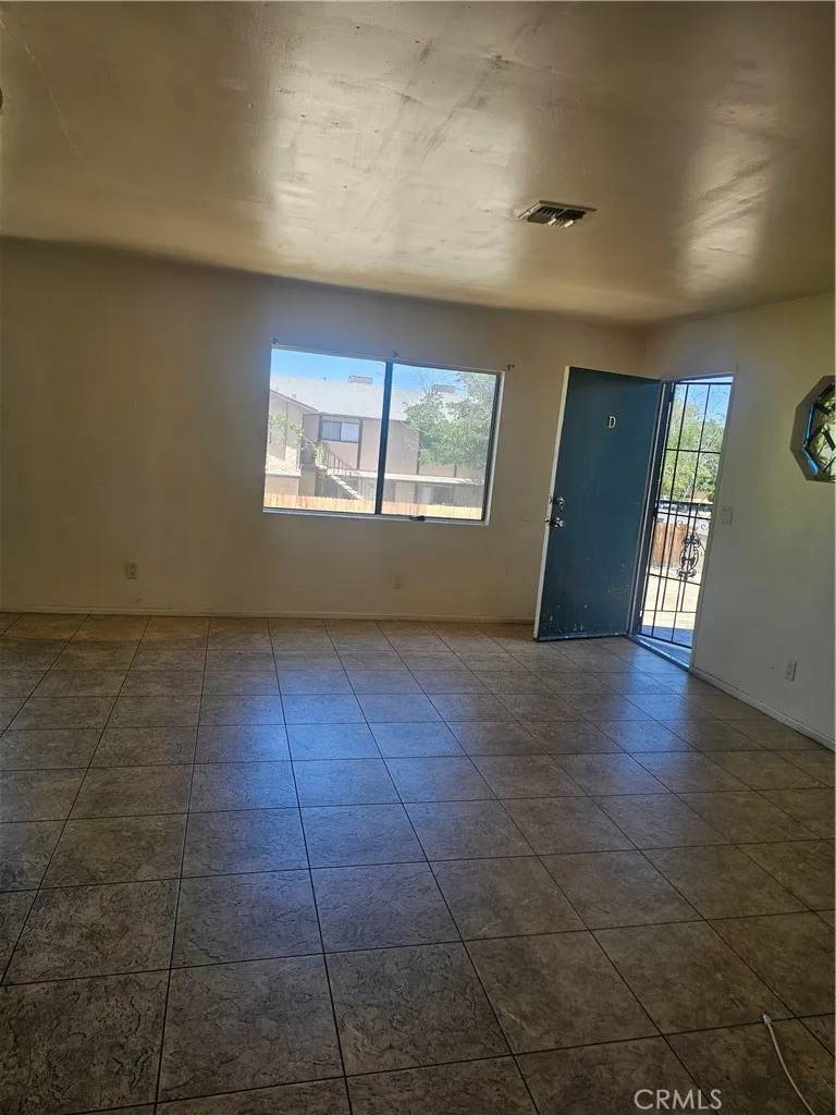 Lancaster, CA 93534,45419 10th Street West #D