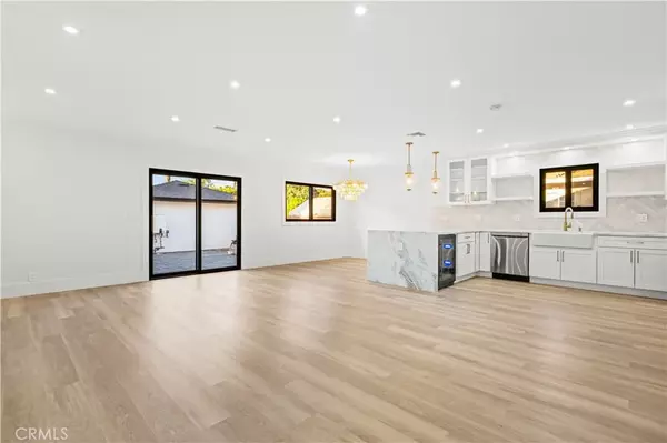 Granada Hills, CA 91344,16243 Chatsworth Street