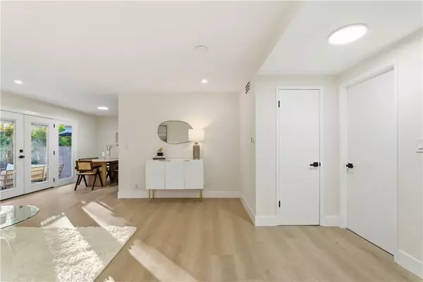 Woodland Hills, CA 91367,20008 Friar Street