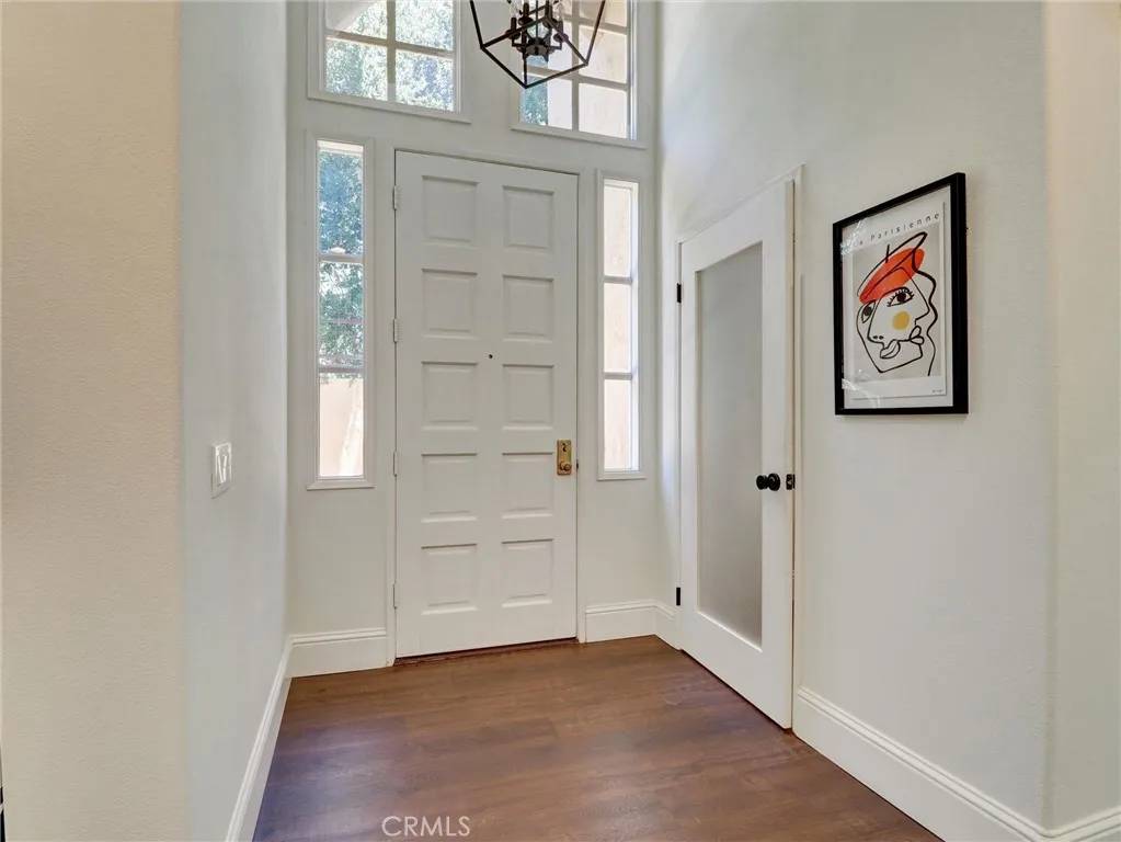 Calabasas, CA 91302,23034 Park Este