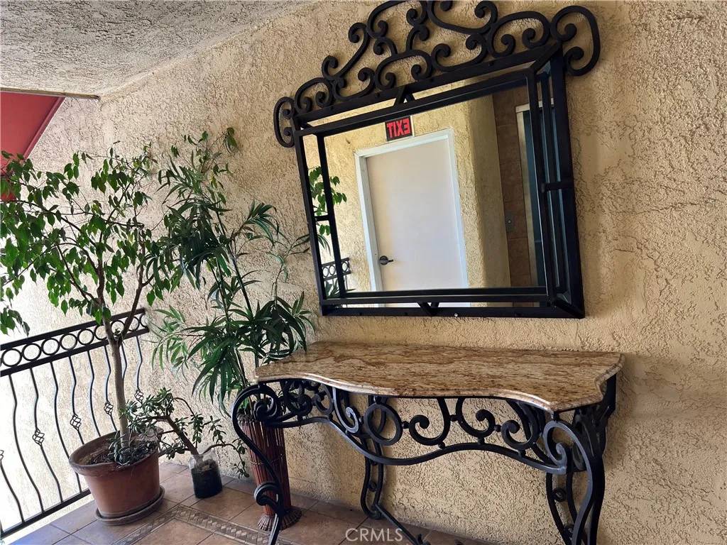 Valley Village, CA 91607,5257 Radford Avenue #308