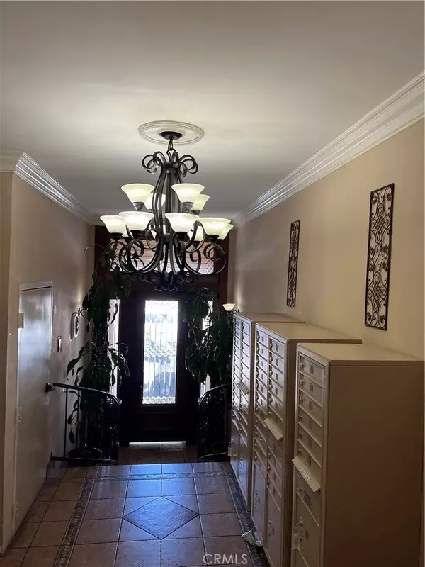 Valley Village, CA 91607,5257 Radford Avenue #308