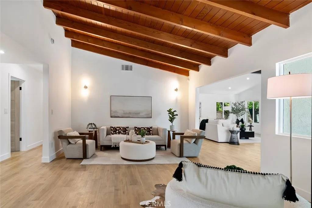 Woodland Hills, CA 91364,4701 Deseret Drive
