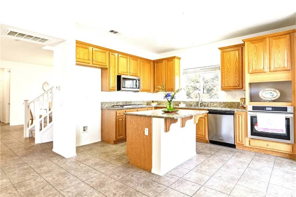 Saugus, CA 91350,20027 Christopher Lane