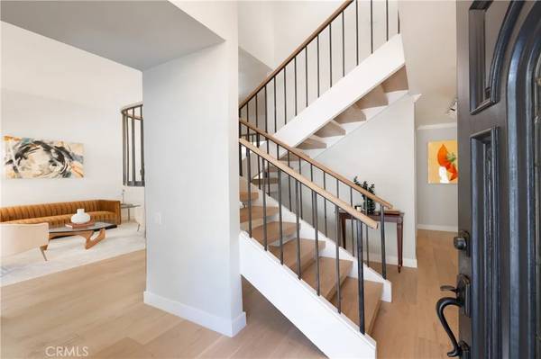 Encino, CA 91436,16990 Escalon Drive
