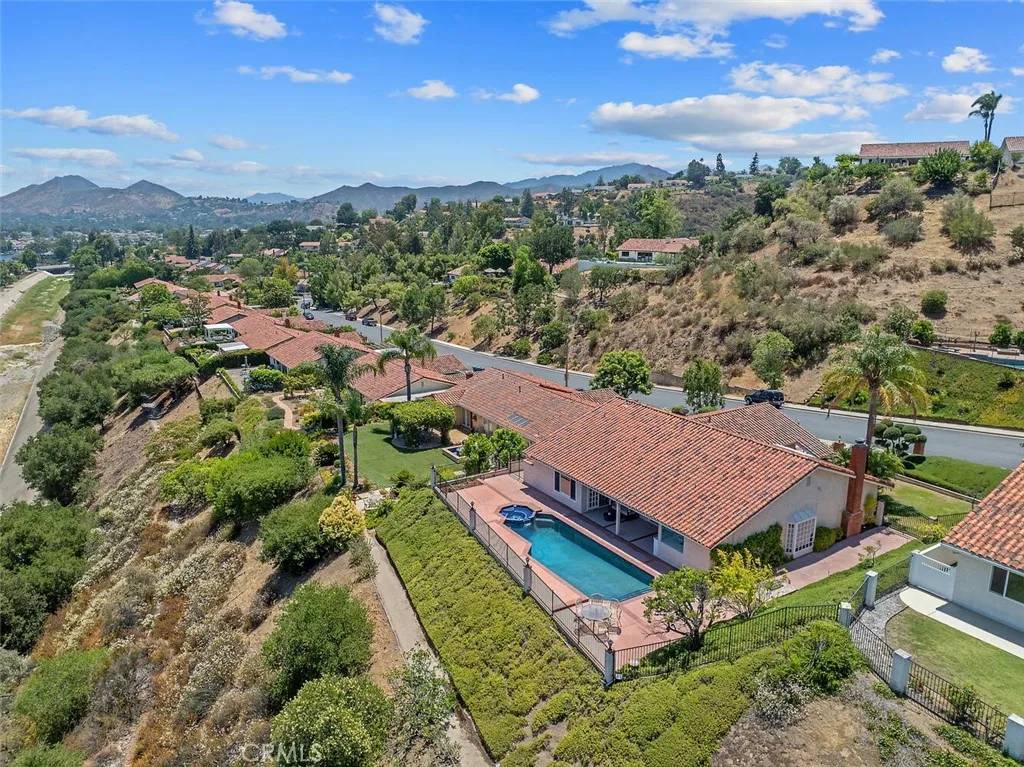 Westlake Village, CA 91361,2039 Channelford Road