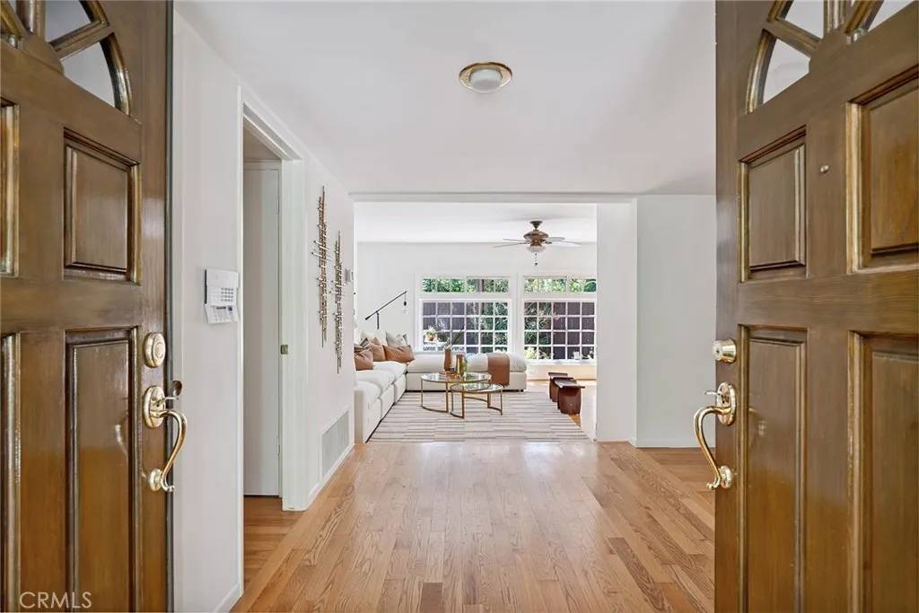4241 Kingfisher Road, Calabasas, CA 91302