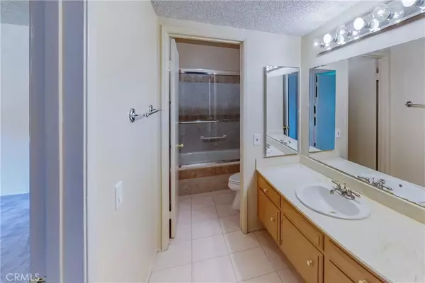 Huntington Beach, CA 92647,6600 Warner Ave UNIT 88