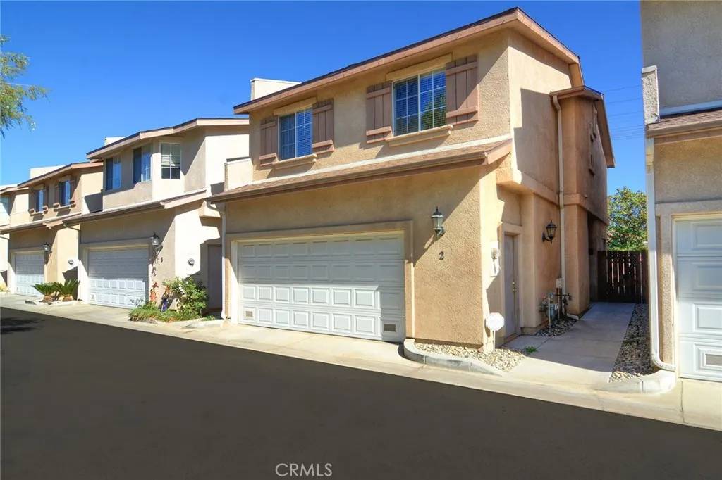 7105 Glade Avenue #2, Canoga Park, CA 91303