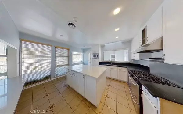 Northridge, CA 91324,19128 Prairie Street