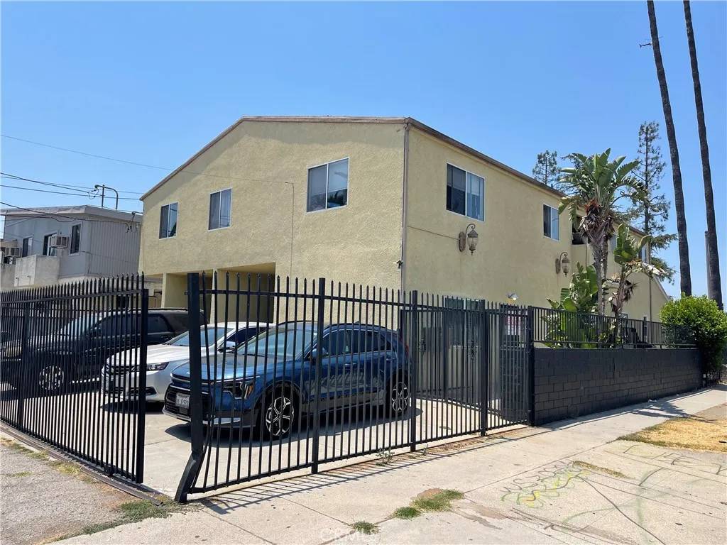Van Nuys, CA 91406,6512 Balboa Boulevard