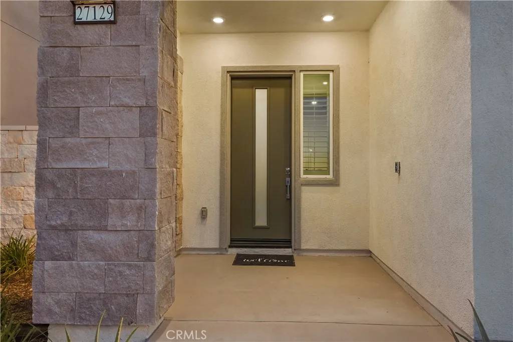 Valencia, CA 91381,27129 Purple Sage Court