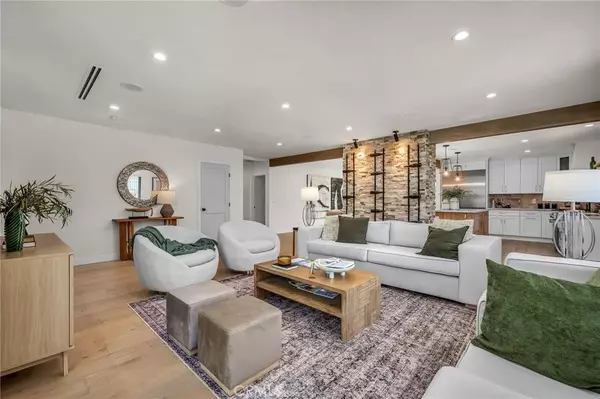 Sherman Oaks, CA 91423,5110 Greenbush Avenue
