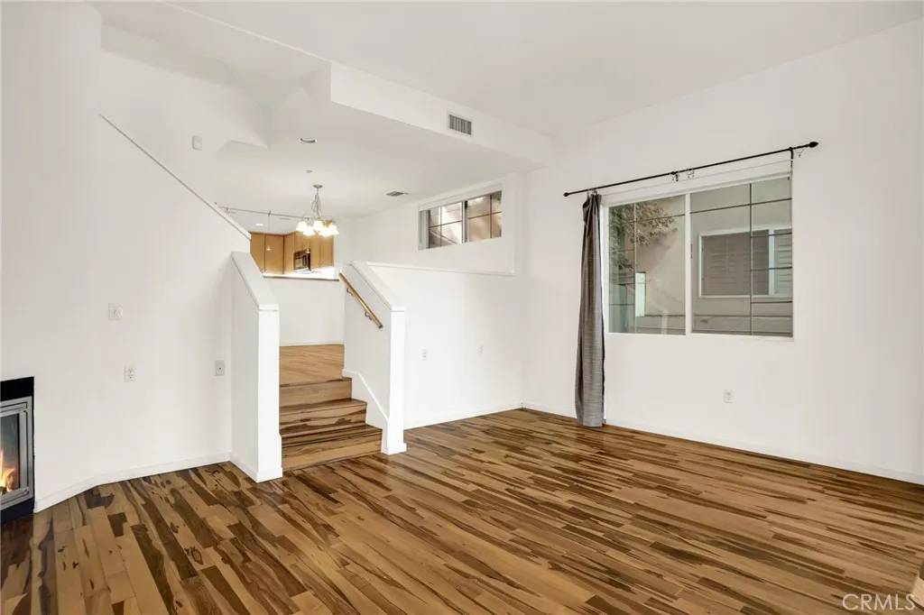 Los Angeles, CA 90008,4600 Don Lorenzo Drive #20