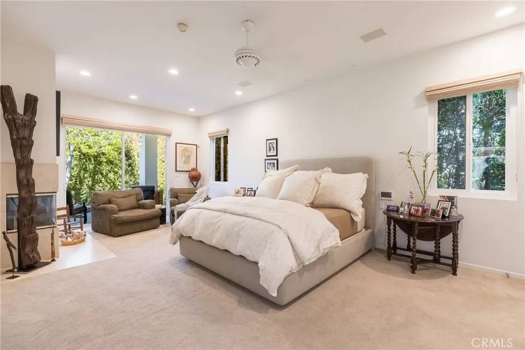 Encino, CA 91316,4921 Rupert Avenue