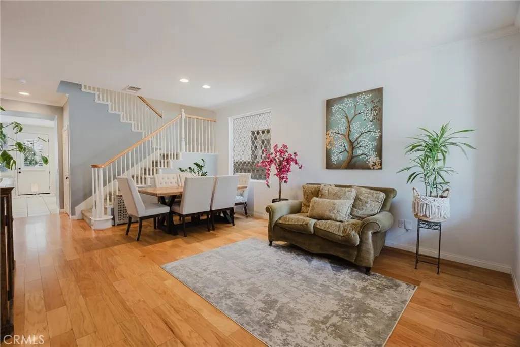 Valencia, CA 91355,23346 Clearwater Lane