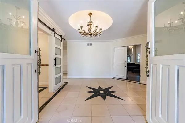Encino, CA 91316,18022 Lake Encino Drive