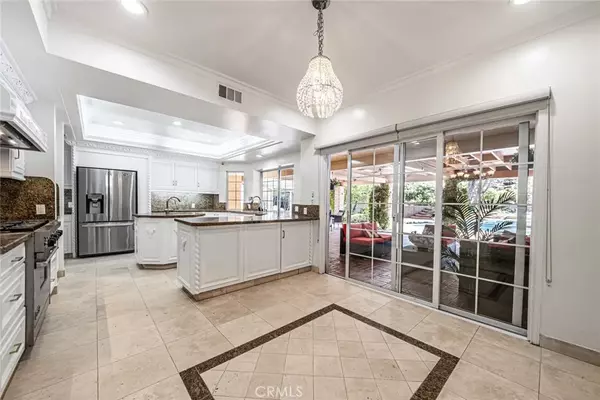 Encino, CA 91316,18022 Lake Encino Drive