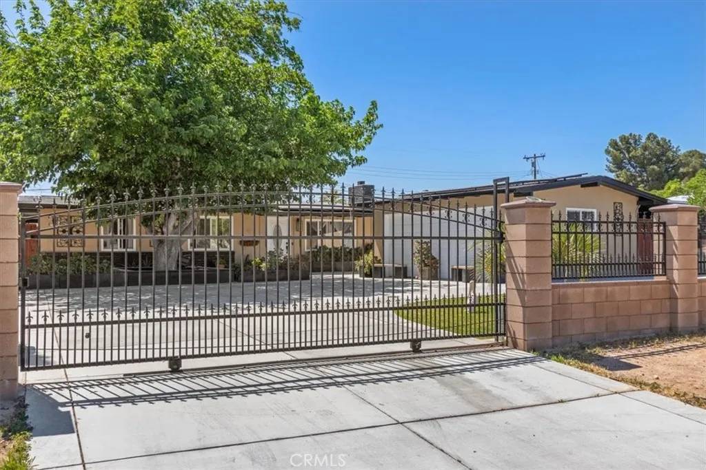 Palmdale, CA 93551,38868 Yucca Tree Street
