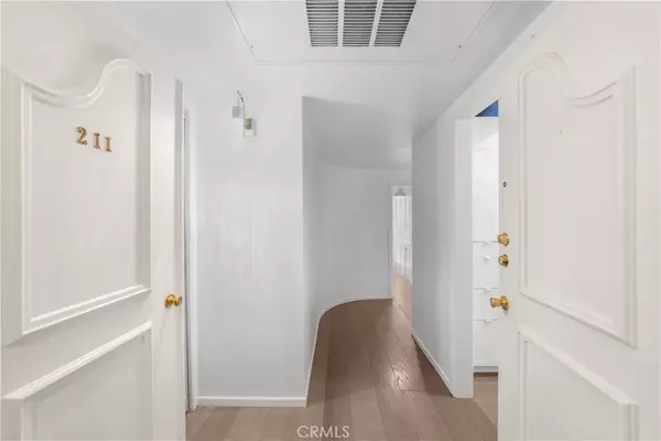 Santa Monica, CA 90403,521 Montana Avenue #211