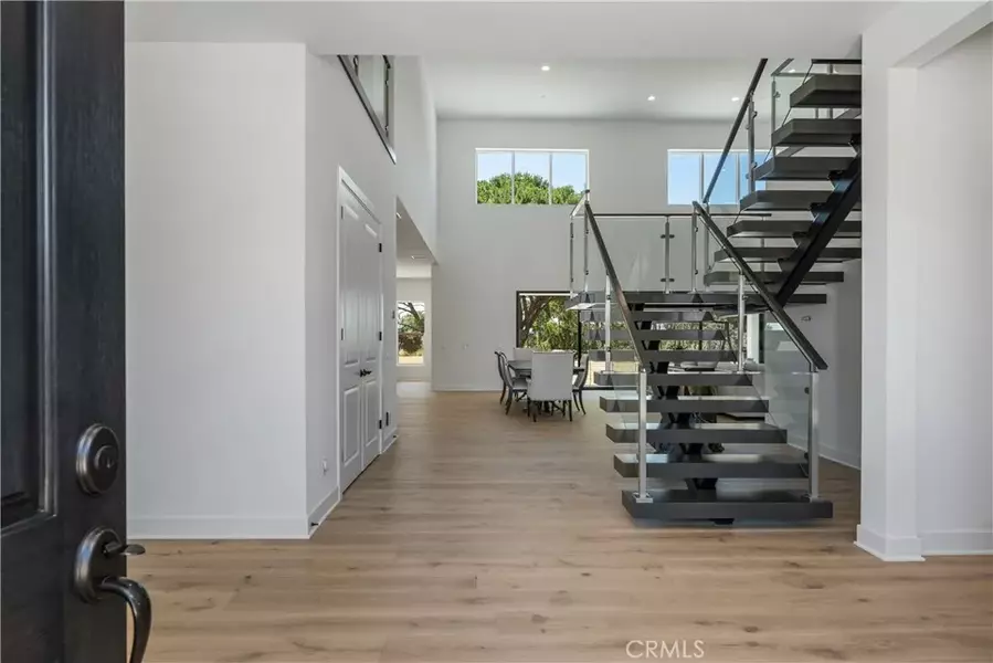 11091 Woodcrest Court, Chatsworth, CA 91311