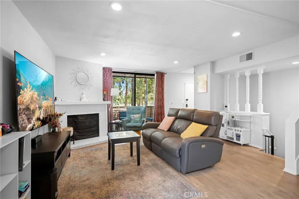 21930 Marylee Street #102, Woodland Hills, CA 91367