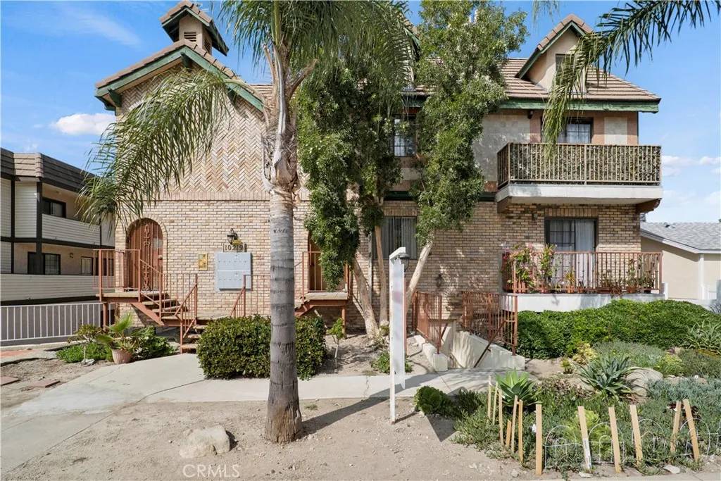 Tujunga, CA 91042,10219 Commerce Avenue