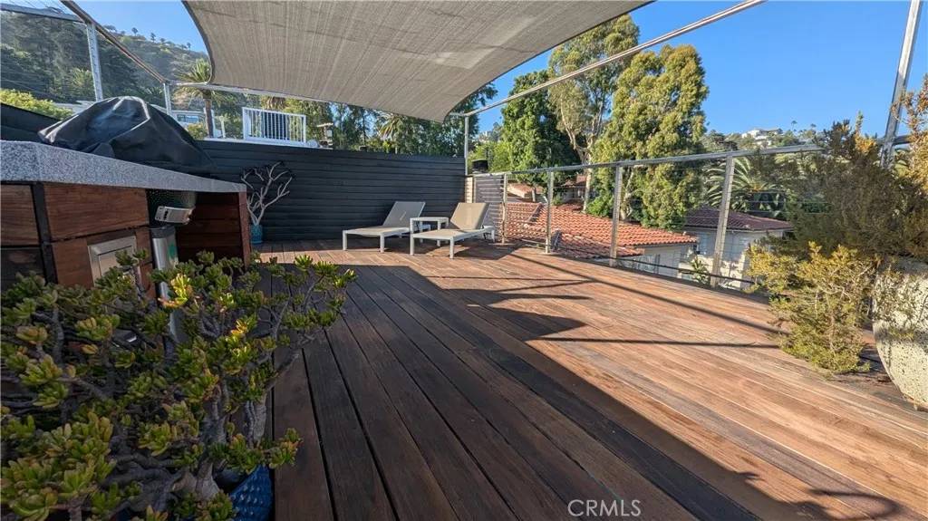 Hollywood Hills, CA 90046,7121 Hillside Ave