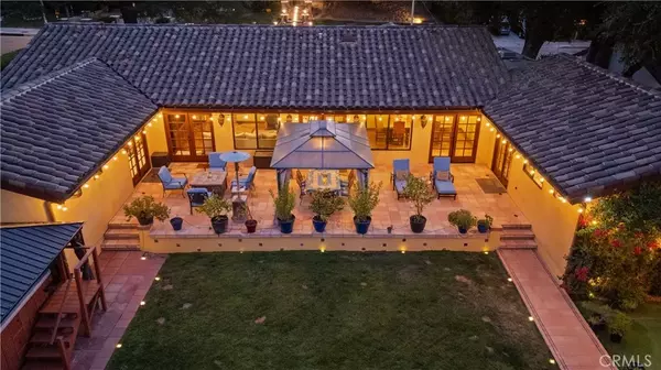 Newhall, CA 91321,24604 Apple Street