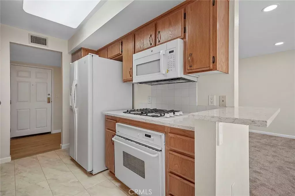 Sherman Oaks, CA 91403,4501 Cedros Avenue #218