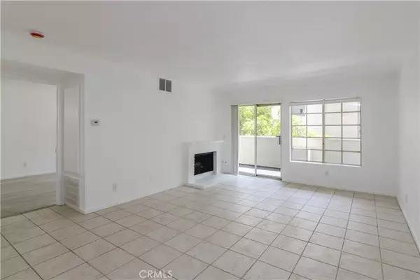 Winnetka, CA 91306,20235 Keswick Street #102