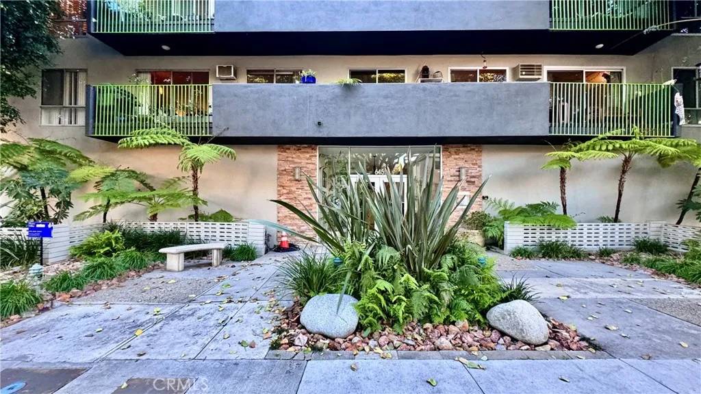 West Hollywood, CA 90069,645 Westmount Drive #211
