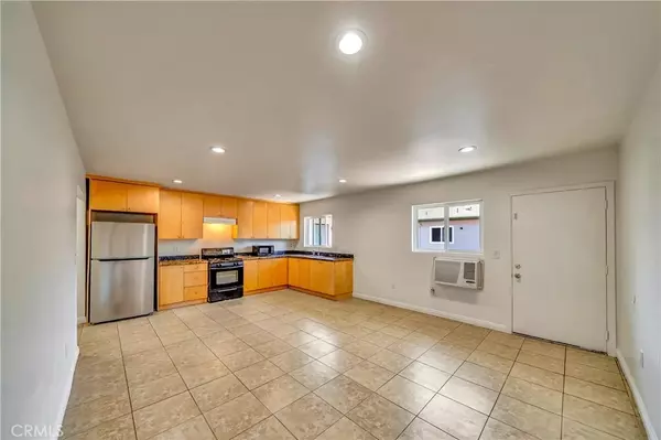 North Hollywood, CA 91606,6735 Elmer Avenue #19